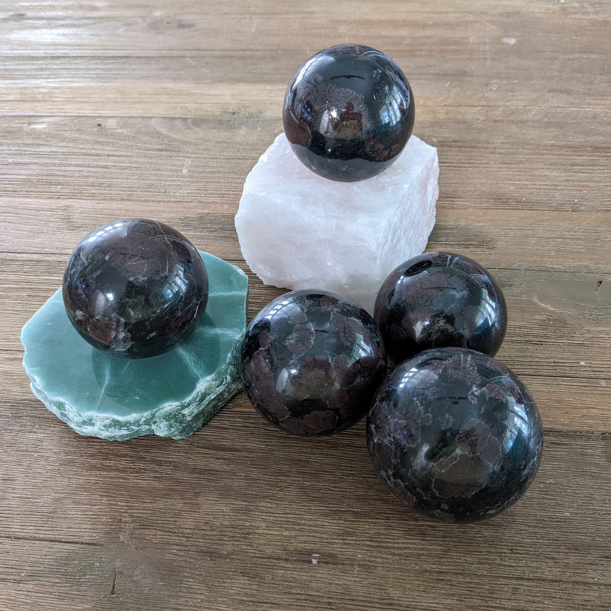 Arfvedsonite with Garnet Spheres